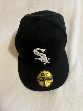 New Era Black & White Chicago White Sox Fitted Hat 7 5/8